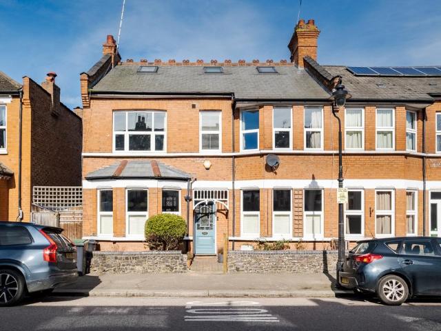 House for sale in Muswell Hill, Greater London