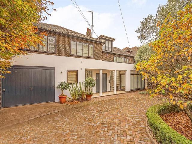 House for sale in Golders Green, Greater London