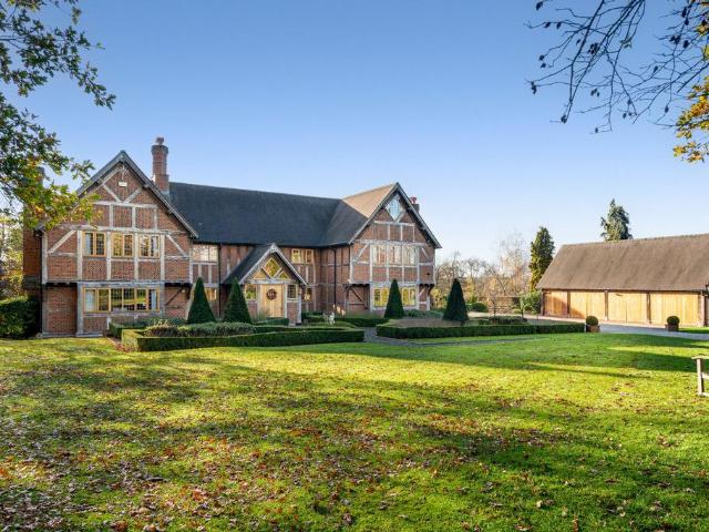 House for sale in Alderminster, Warwickshire