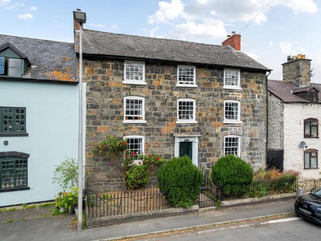 House for sale in Meifod, Wales