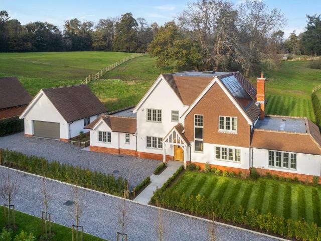 House for sale in Fole, Surrey