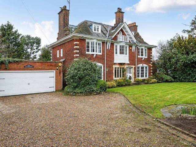 House for sale in Potters Bar, Hertfordshire