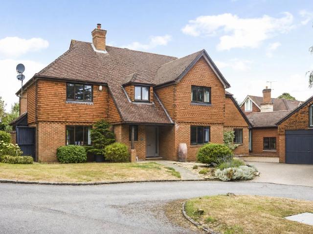 House for sale in Woodcote, Epsom