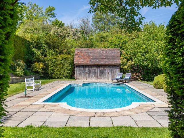 House for sale in Horsmonden, Sandown Park