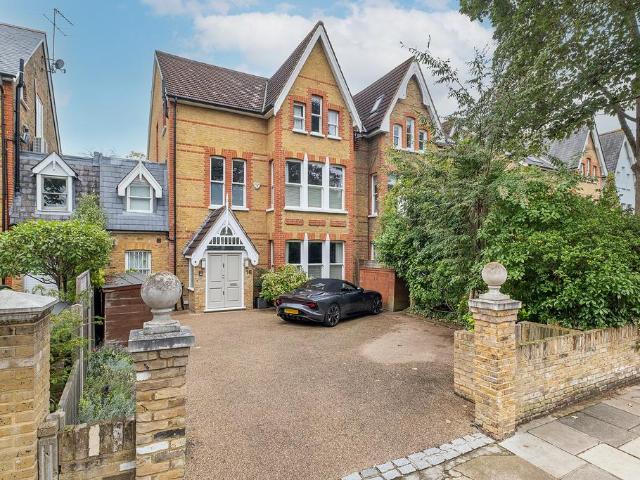 House for sale in Kew, Greater London