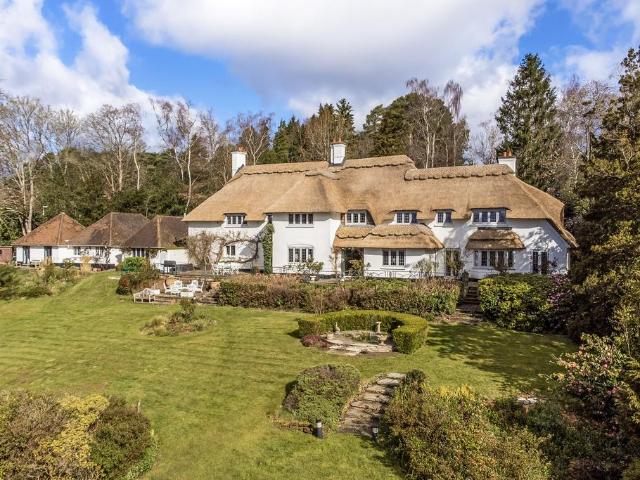 House for sale in Fole, Surrey