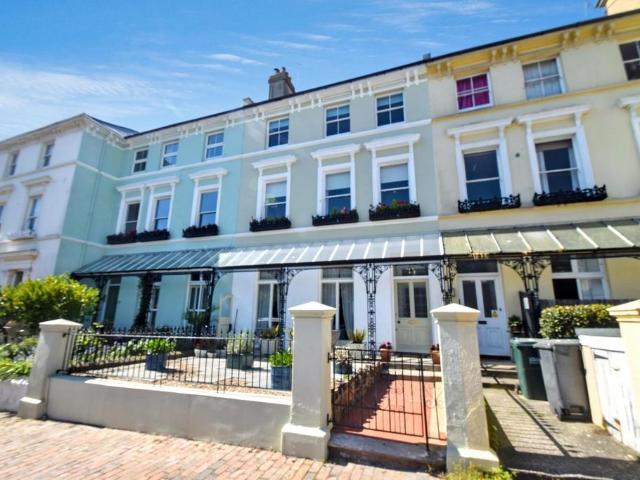 House for sale in Upperton, Eastbourne