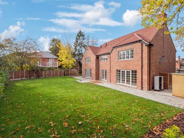 House for sale in Batchworth, Hertfordshire