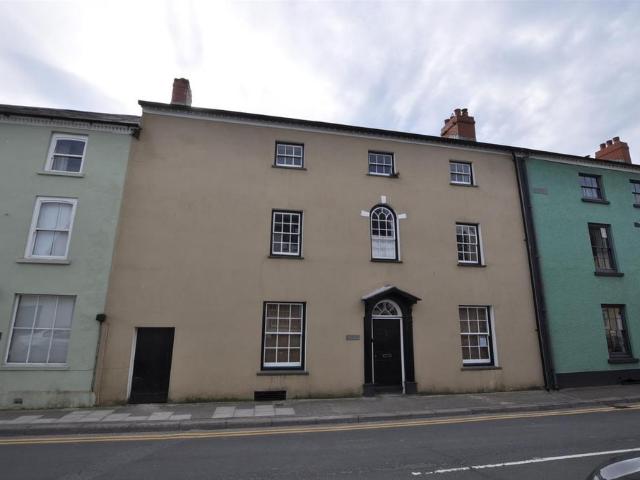 House for sale in Laugharne, Wales