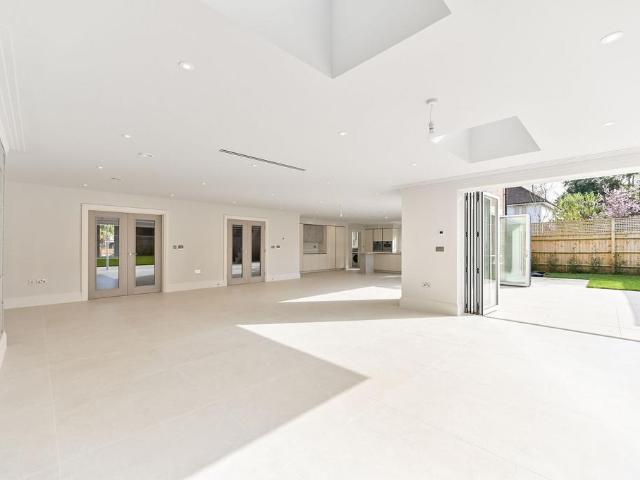 House for sale in Highway, Maidenhead