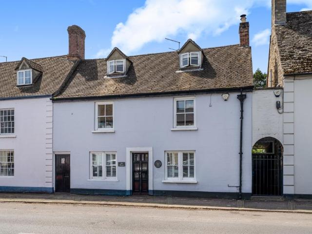House for sale in Black Bourton, Oxfordshire