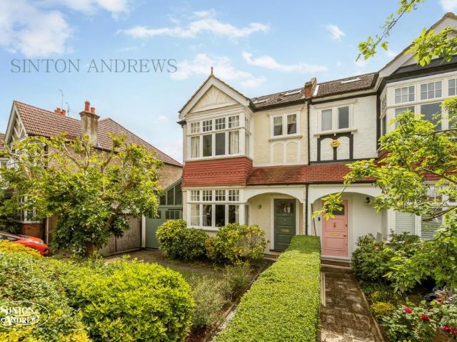 House for sale in London Borough of Ealing, Perivale