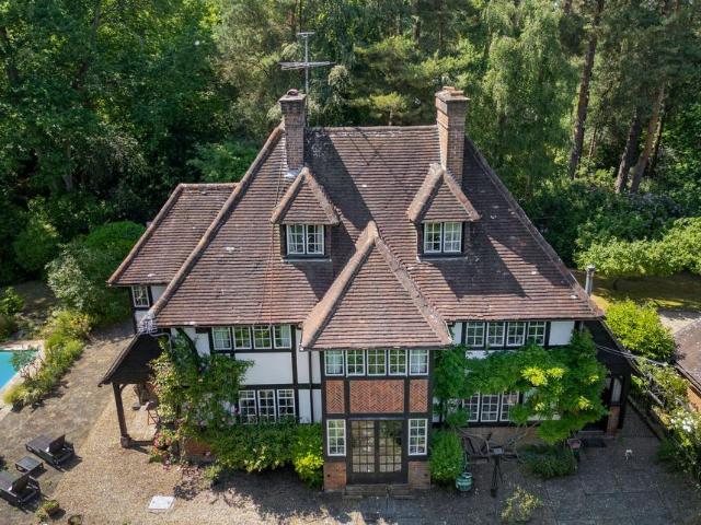 House for sale in Fleet, Hart