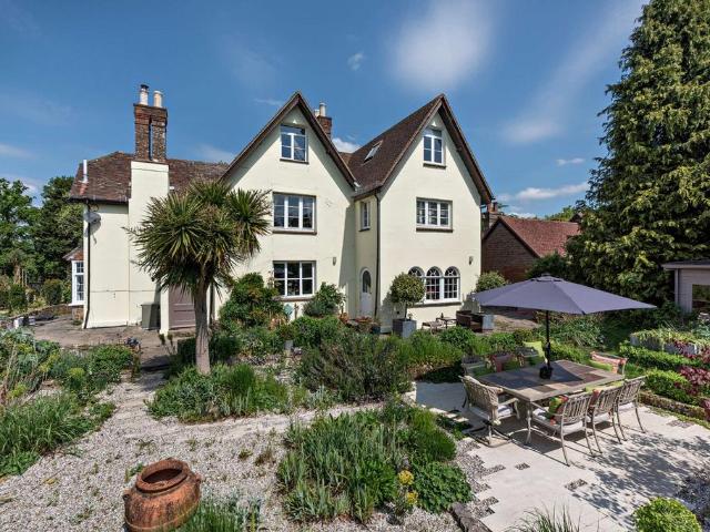 House for sale in Goose Green, Horsham
