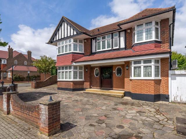 House for sale in London Borough of Ealing, Park Royal
