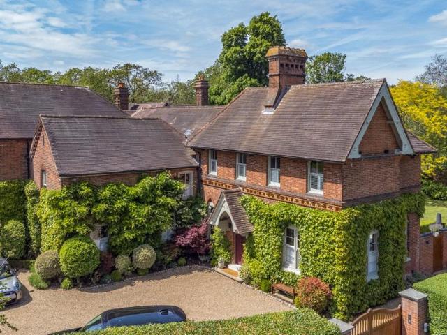 House for sale in Chislehurst, Greater London