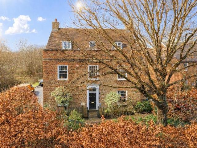 House for sale in Horsham, West Sussex