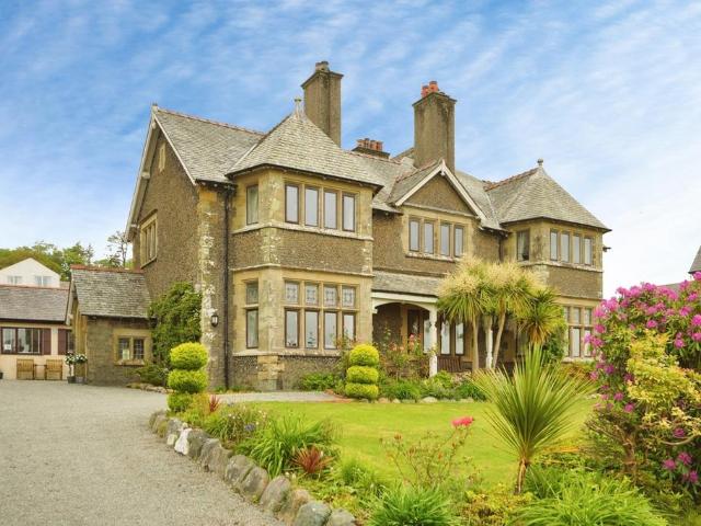 House for sale in Criccieth