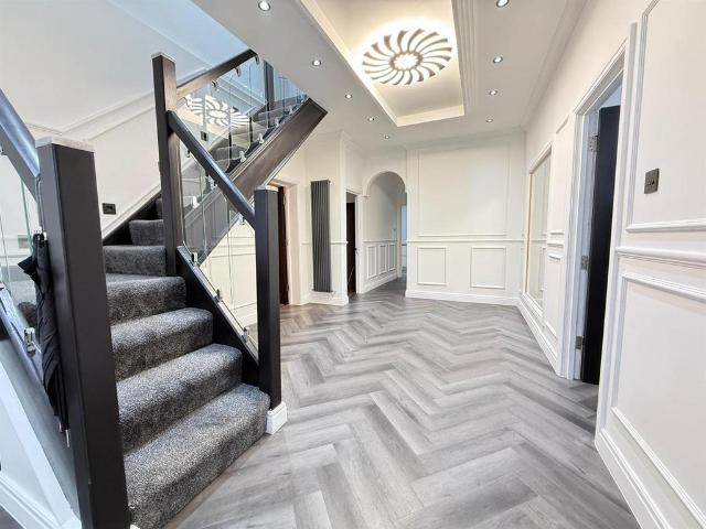 Bungalow for sale in London Borough of Redbridge, Greater London