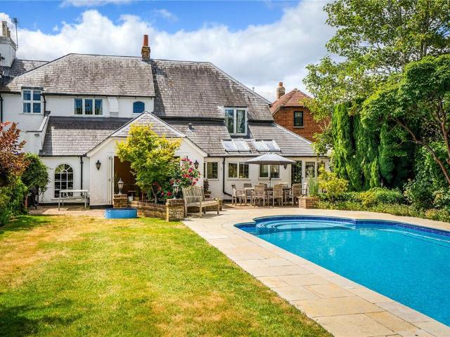 House for sale in Pachesham Park, Surrey