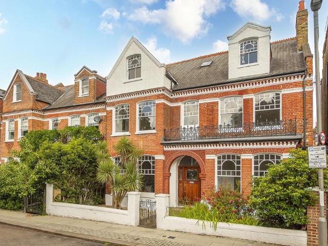 House for sale in Balham, Greater London