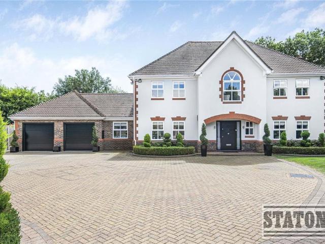 House for sale in Goffs Oak, Broxbourne