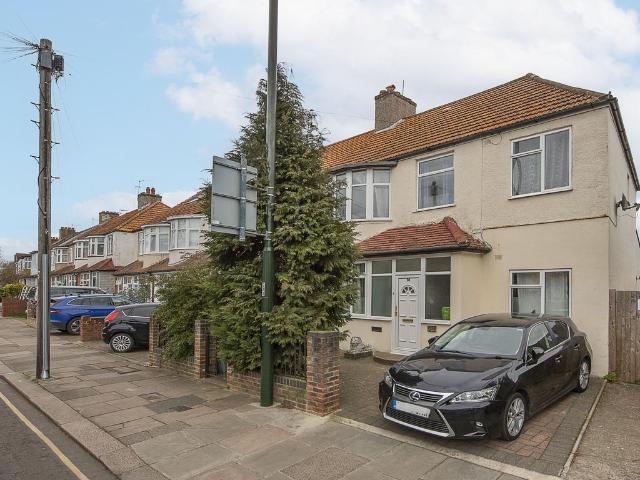 House for sale in Strawberry Hill, Greater London