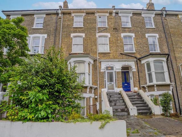 House for sale in London Borough of Lewisham, Ladywell