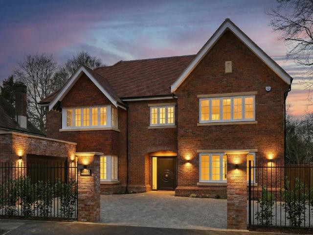 House for sale in Beaconsfield, Knotty Green