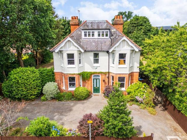 House for sale in Farnborough, Hampshire