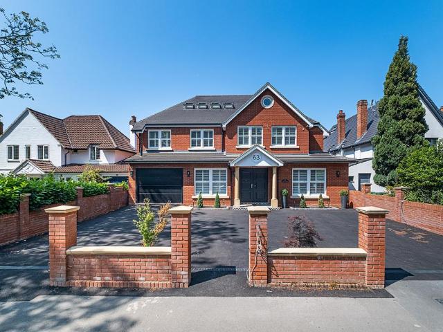 House for sale in Lower Halliford, Surrey