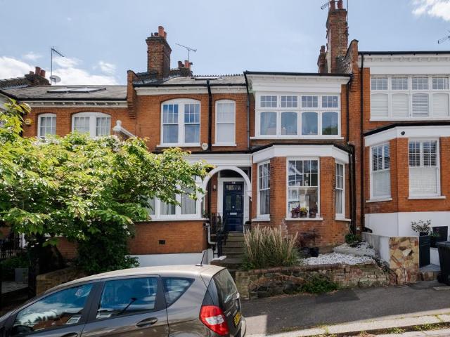 House for sale in Muswell Hill, Greater London