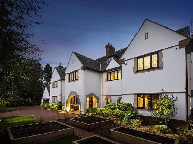 House for sale in Beaconsfield, Forty Green