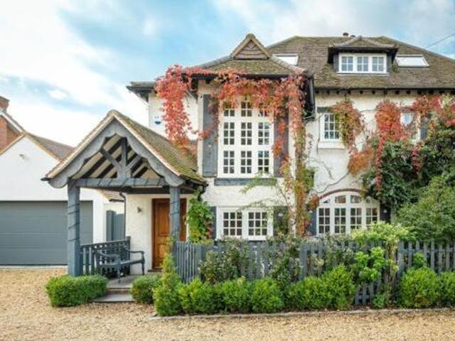 House for sale in Beaconsfield Old Town, Beaconsfield