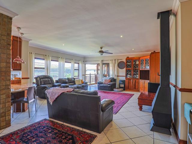 House for sale in Ifafi, Hartbeespoort Dam Nature Reserve