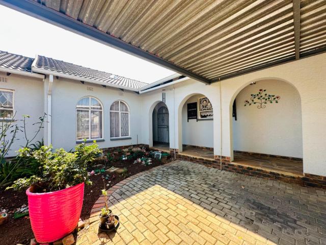 House for sale in Brackenhurst, Ekurhuleni