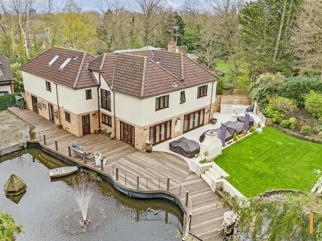 House for sale in Navestock Side, Essex