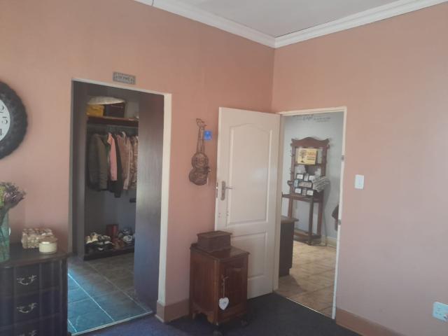 House for sale in Hartbeespoort Dam Nature Reserve, North West