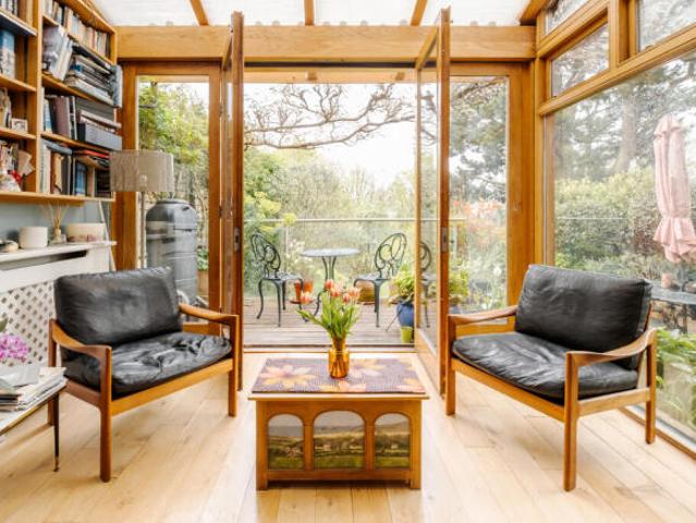 House for sale in Cat Hill
