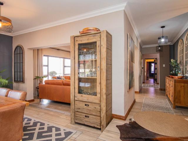 House for sale in Hartbeespoort Dam Nature Reserve, North West