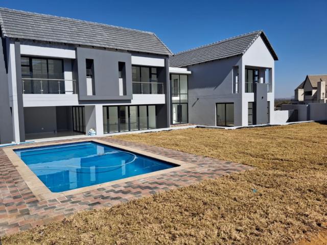 House for sale in Hartbeespoort Dam Nature Reserve, North West