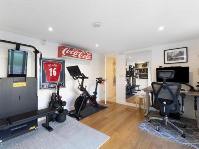 House for sale in Barnes, Greater London