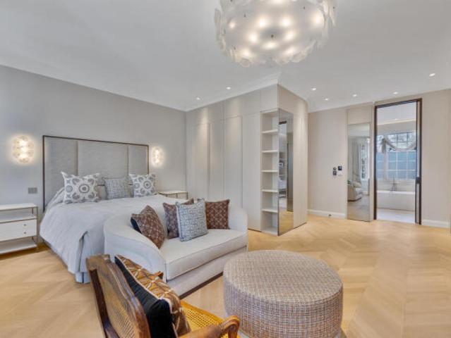 House for sale in Cat Hill