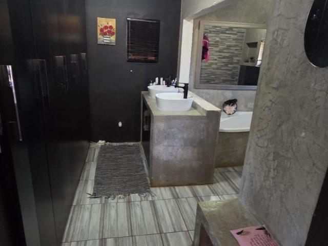 House for sale in Waterkloof, Gauteng
