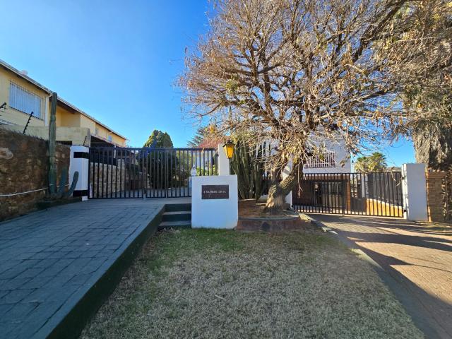 House for sale in Oakdene, Vosloorus