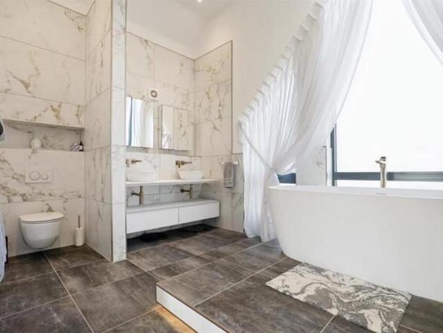 House for sale in Silverwood Gate, Bothwell