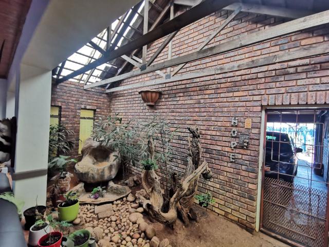 House for sale in Theresapark, Waterkloof