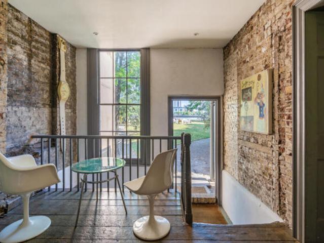 House for sale in Cat Hill