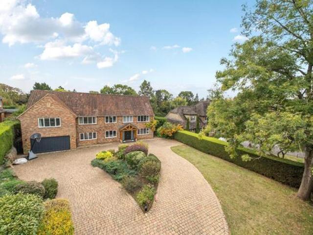 House for sale in Gerrards Cross, Tatling End