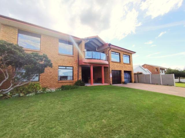 House for sale in Groot Brak Rivier, Western Cape